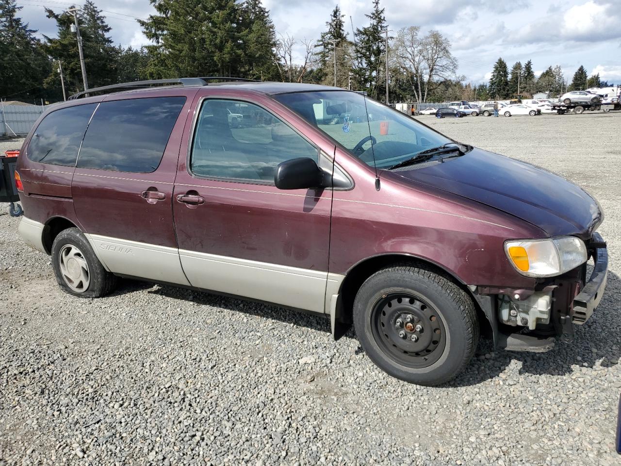 2000 Toyota Sienna - Image 4