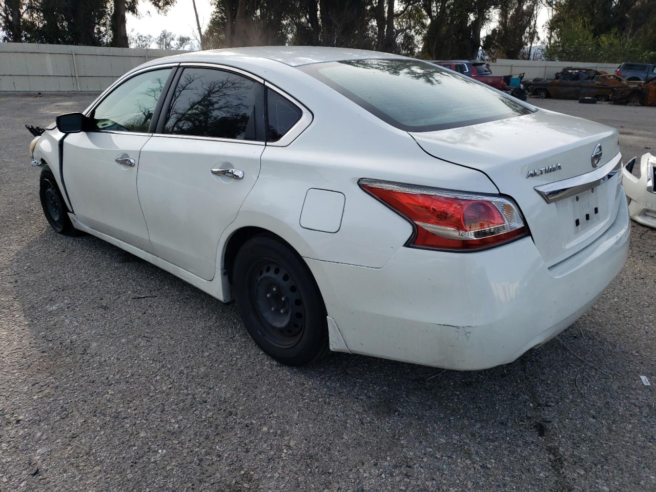 2015 Nissan Altima - Image 2