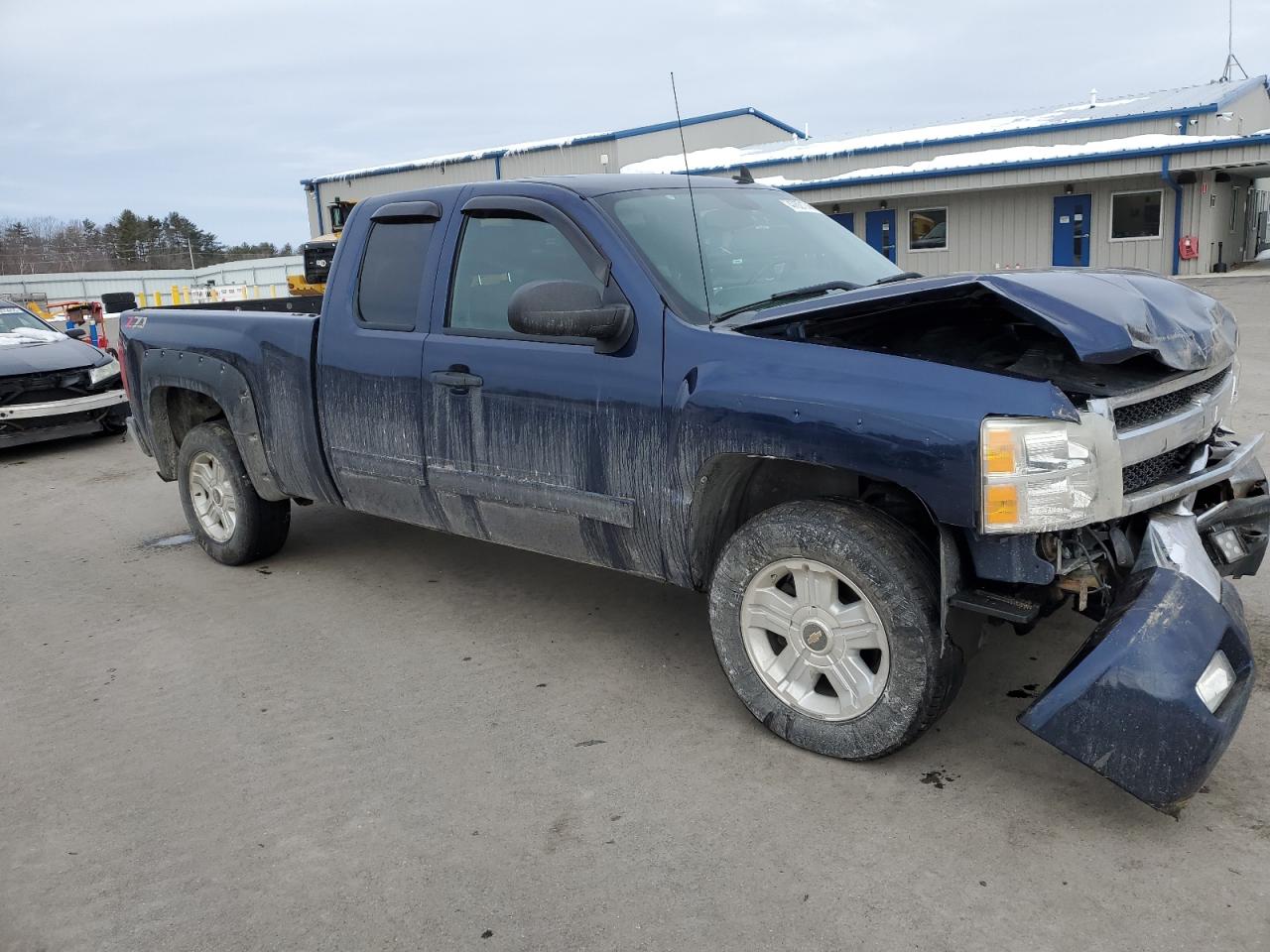 2011 Chevrolet Silverado - Image 4