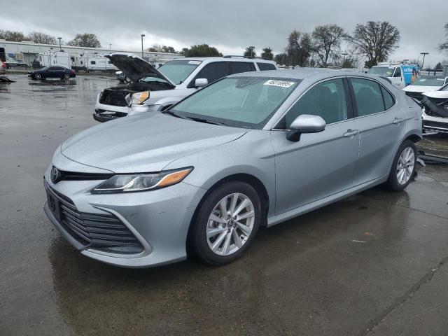 TOYOTA CAMRY LE 2024