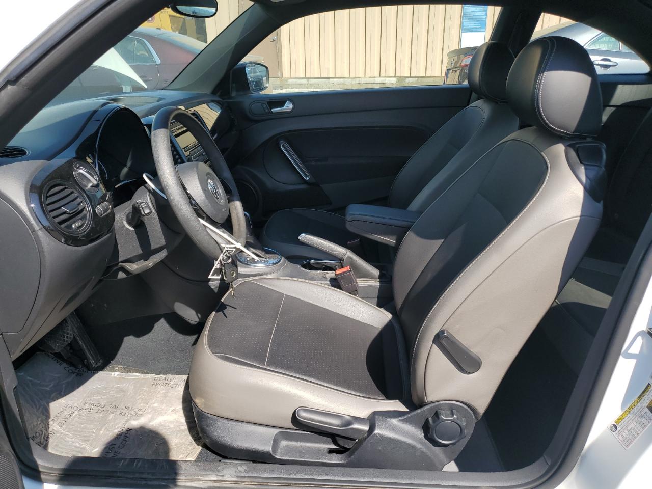 2015 Volkswagen Beetle - Image 7