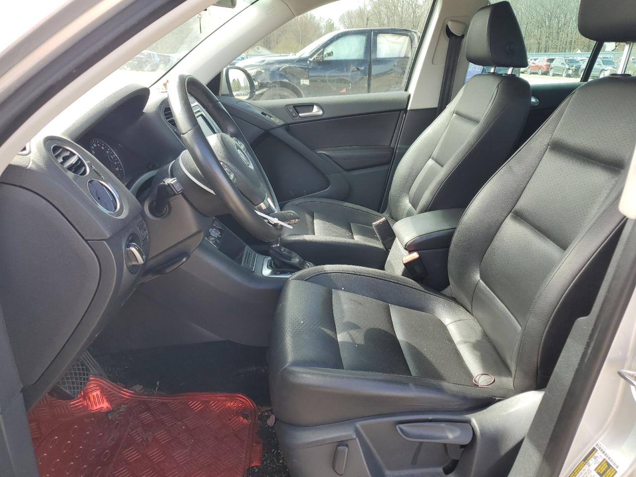 2012 Volkswagen Tiguan - Image 7