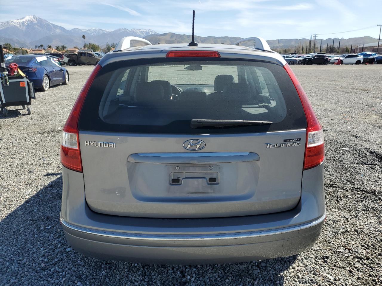 2012 Hyundai Elantra - Image 6