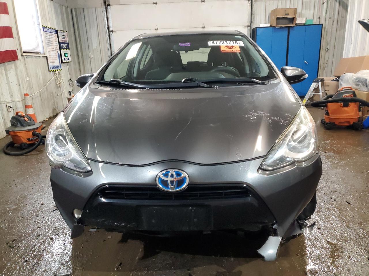 2016 Toyota Prius - Image 5