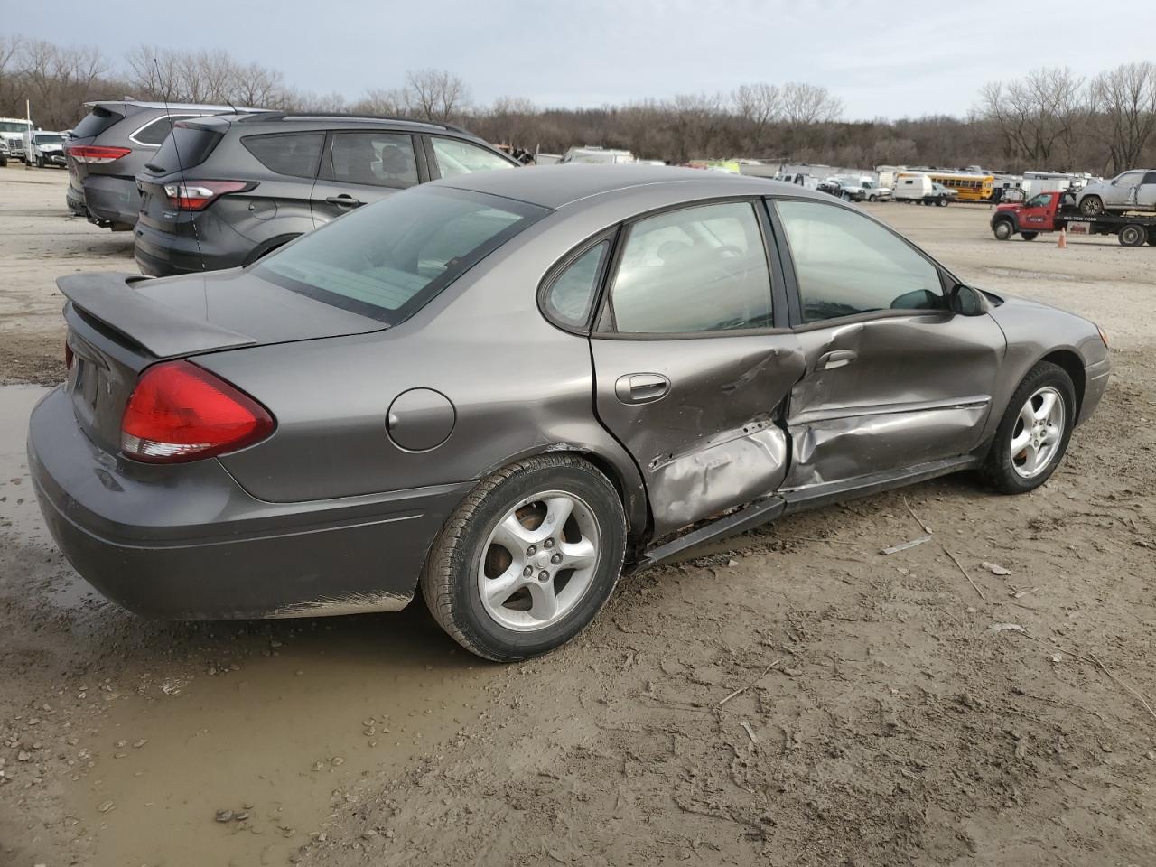 2005 Ford Taurus - Image 3