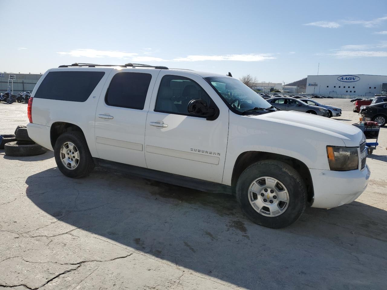 2014 Chevrolet Suburban - Image 4