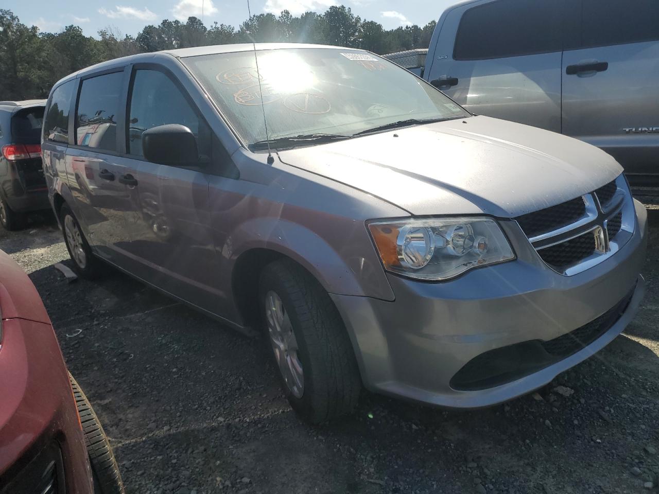 2019 Dodge Caravan - Image 4