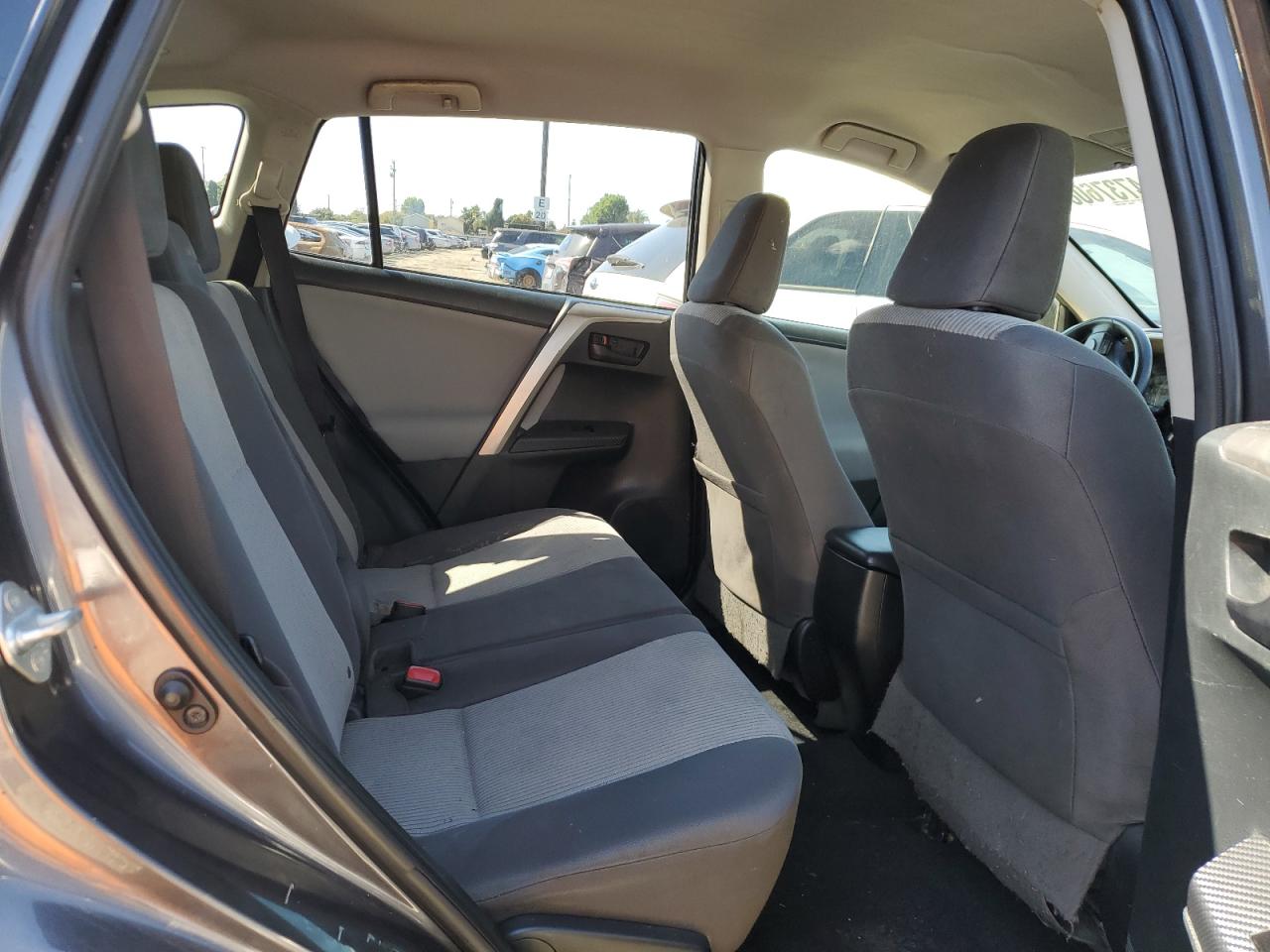 2015 Toyota RAV 4 - Image 11