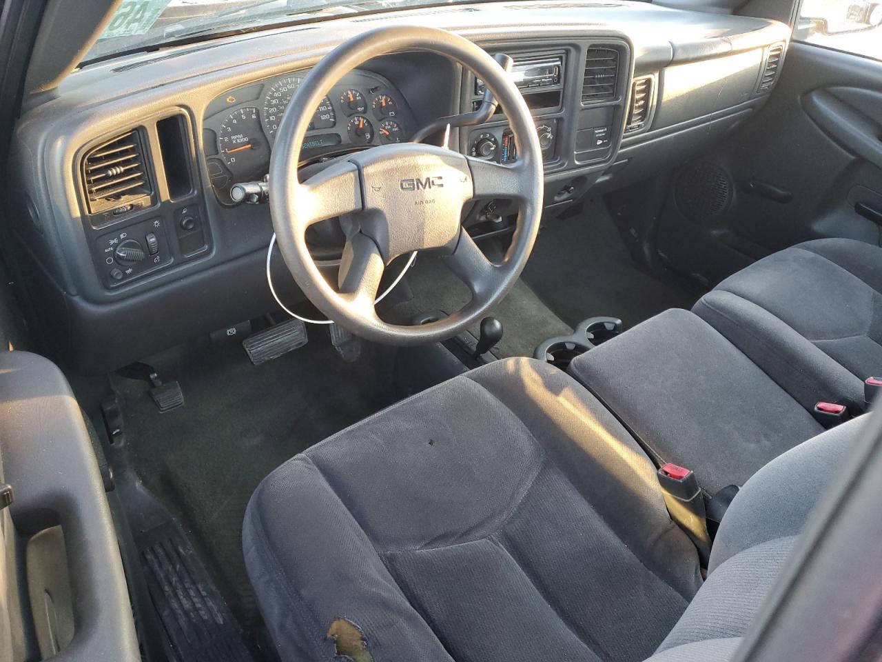 2004 GMC Sierra - Image 8