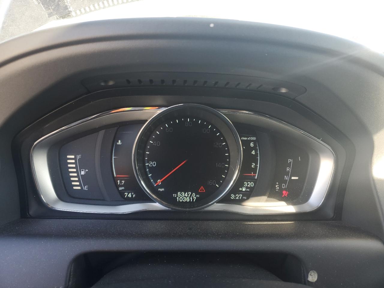 2016 Volvo XC60 - Image 9