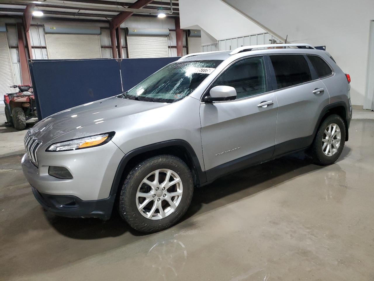 2016 Jeep Cherokee Latitude for Sale in Ellwood City, PA - Mechanical