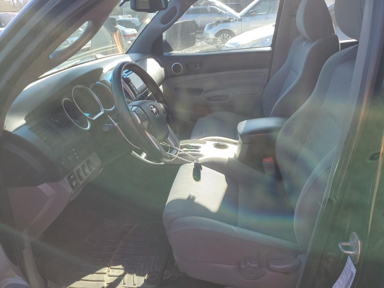 2013 Toyota Tacoma - Image 7