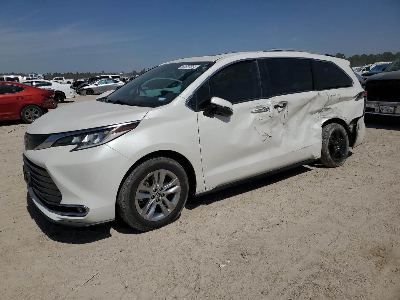 2021 Toyota Sienna - Image 1