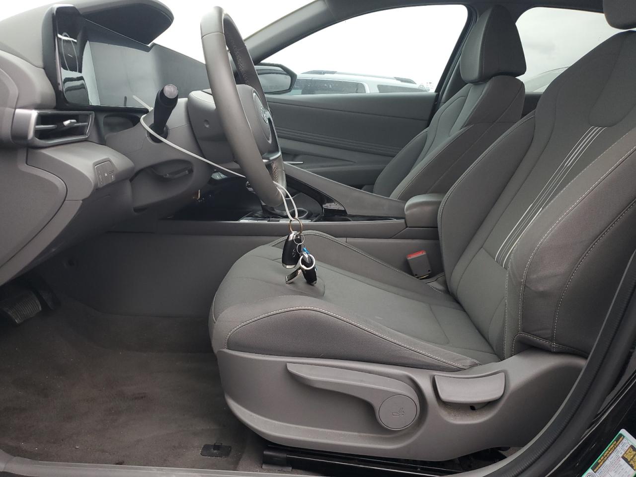 2023 Hyundai Elantra - Image 7