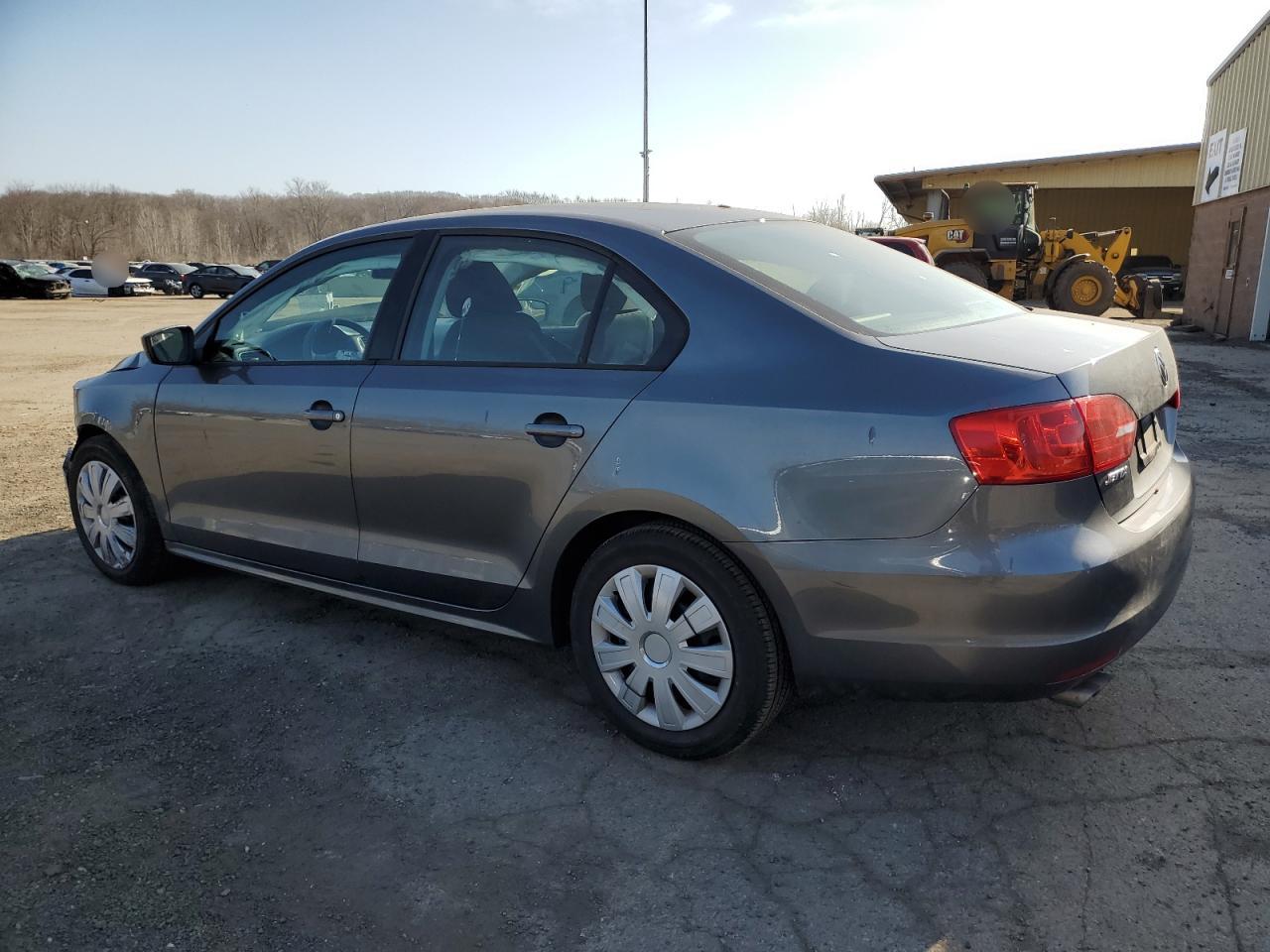 2014 Volkswagen Jetta - Image 2