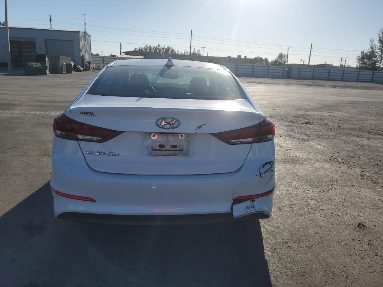2018 Hyundai Elantra - Image 6