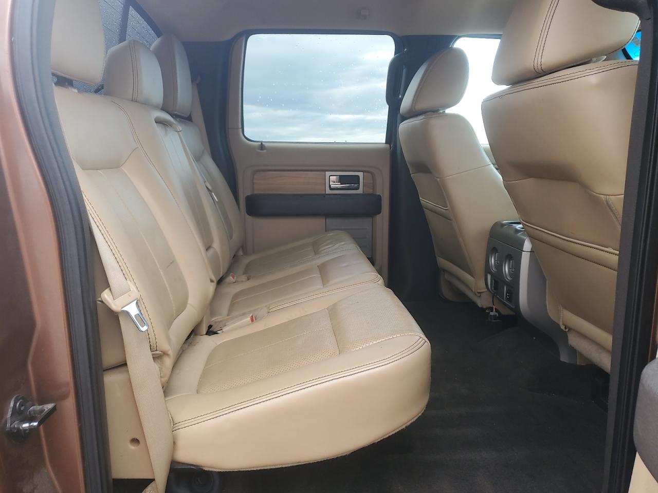 2011 Ford F-150 - Image 10