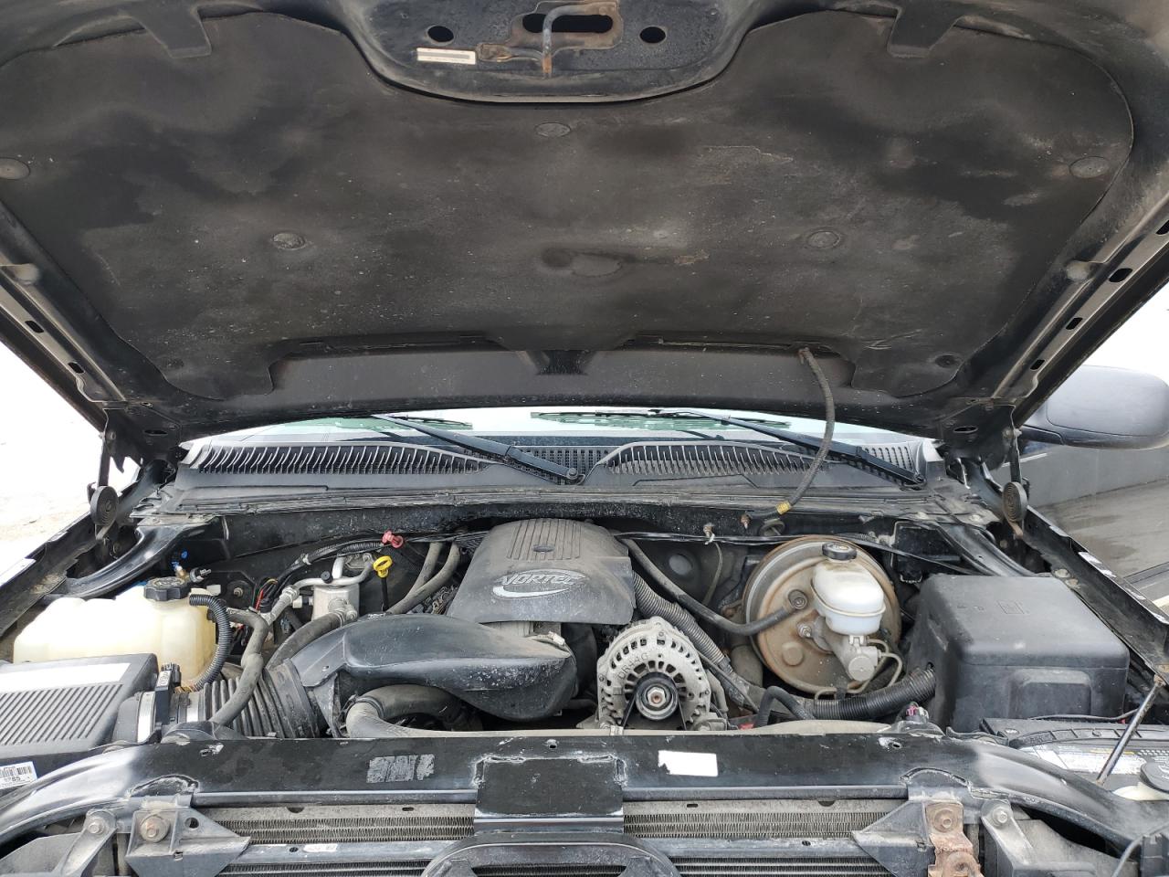 2006 Chevrolet Silverado - Image 13