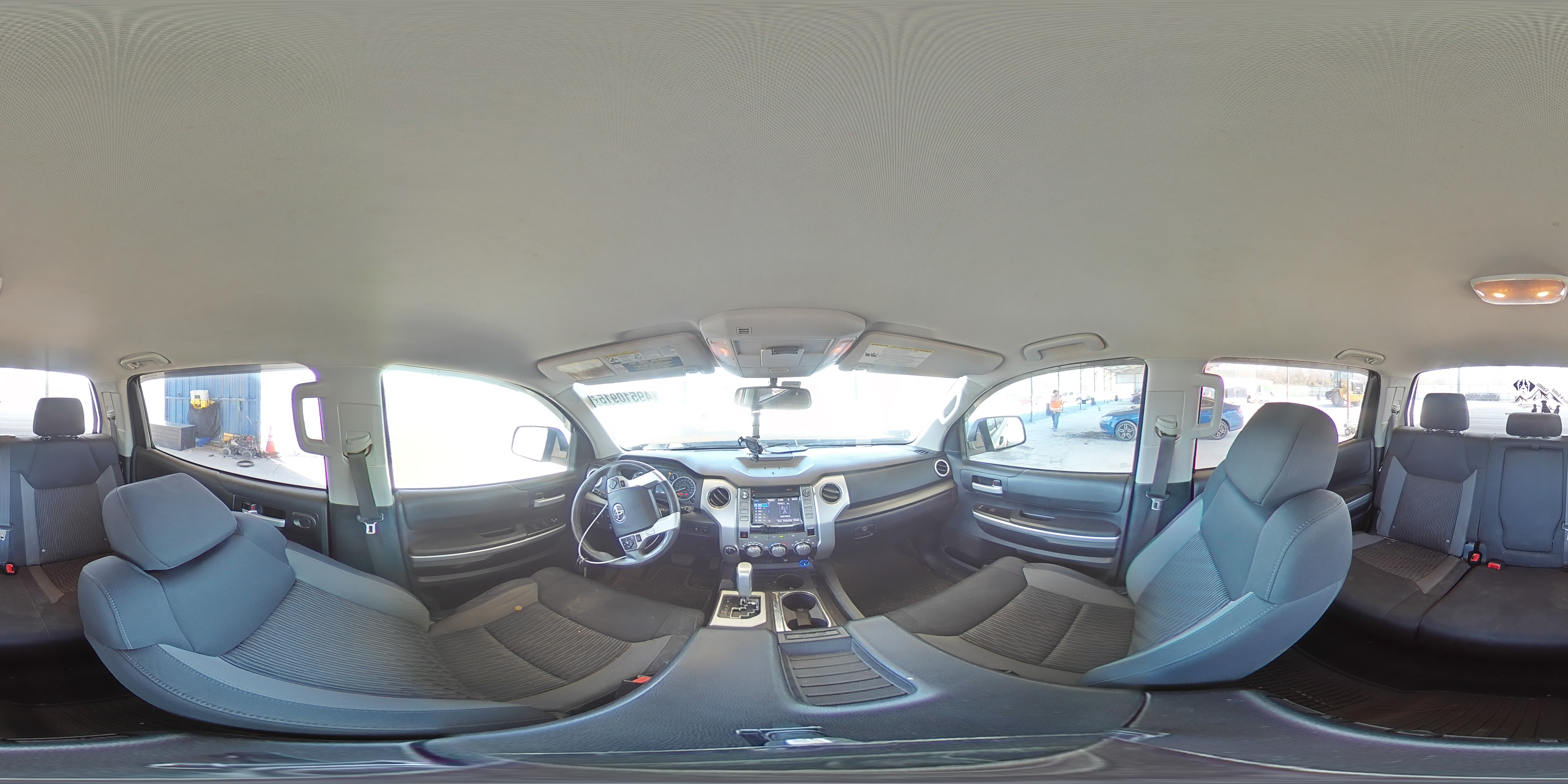 2014 Toyota Tundra - Image 13