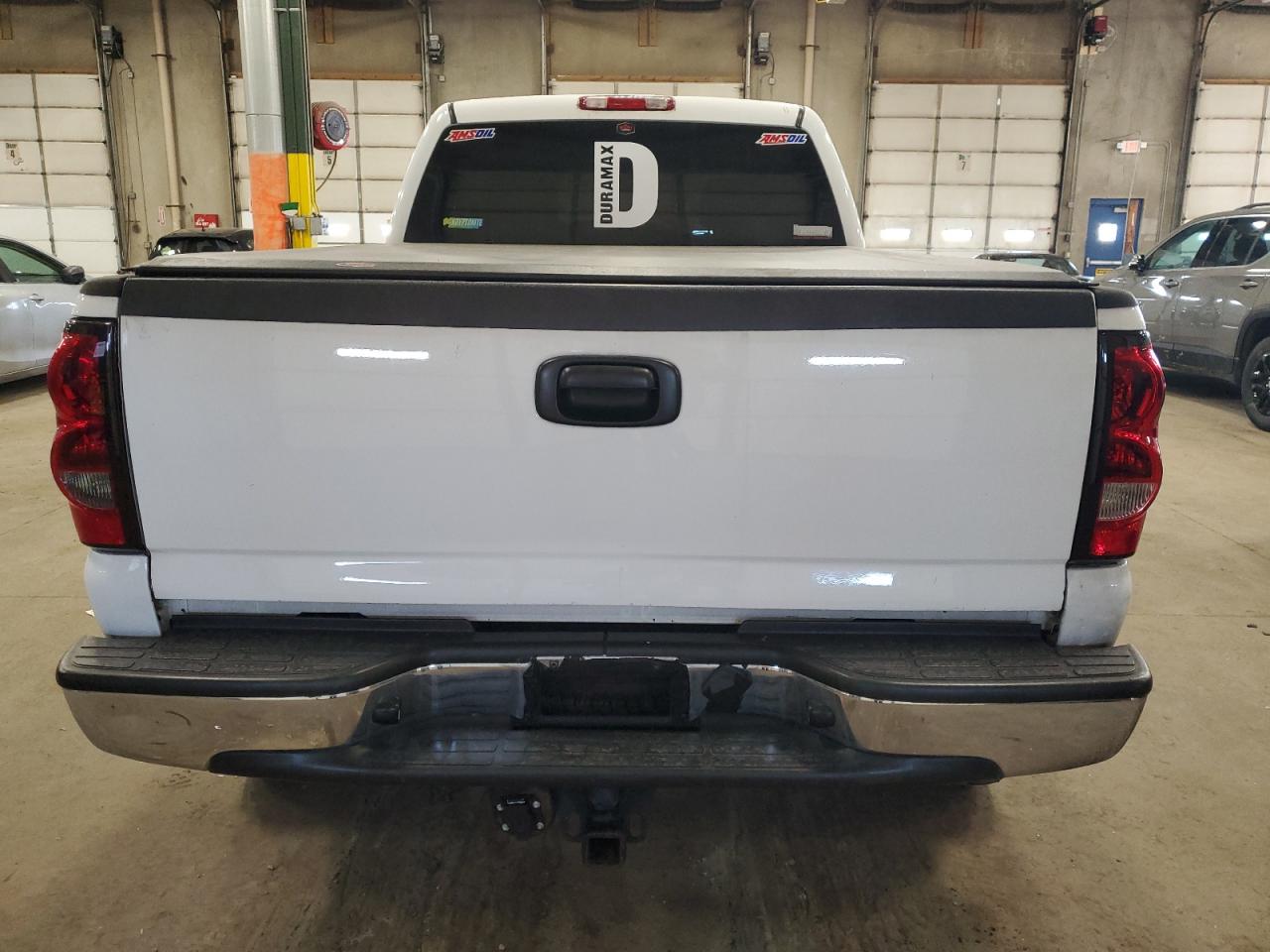 2007 Chevrolet Silverado - Image 6