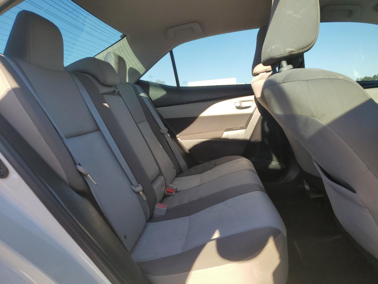 2017 Toyota Corolla L VIN: 5YFBURHE3HP615077 Lot: 48174895