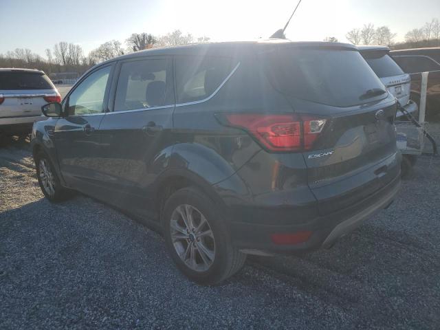  FORD ESCAPE 2019 Granatowy