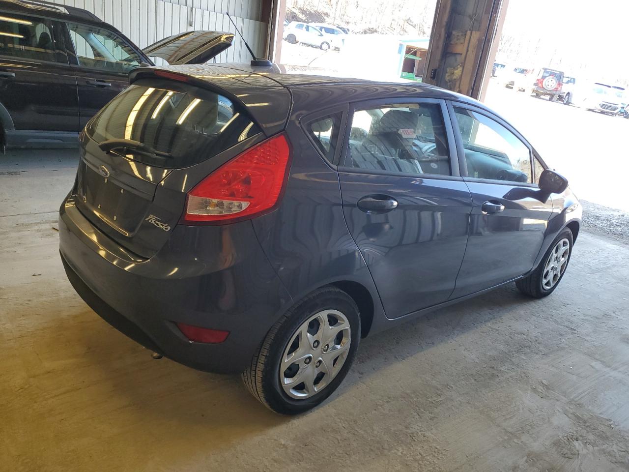 2013 Ford Fiesta - Image 3