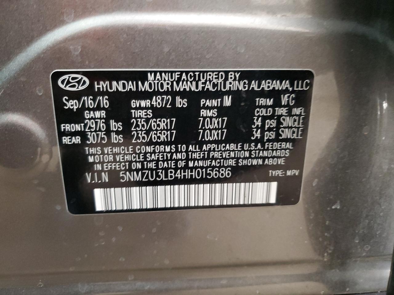 2017 Hyundai Santa Fe - Image 13