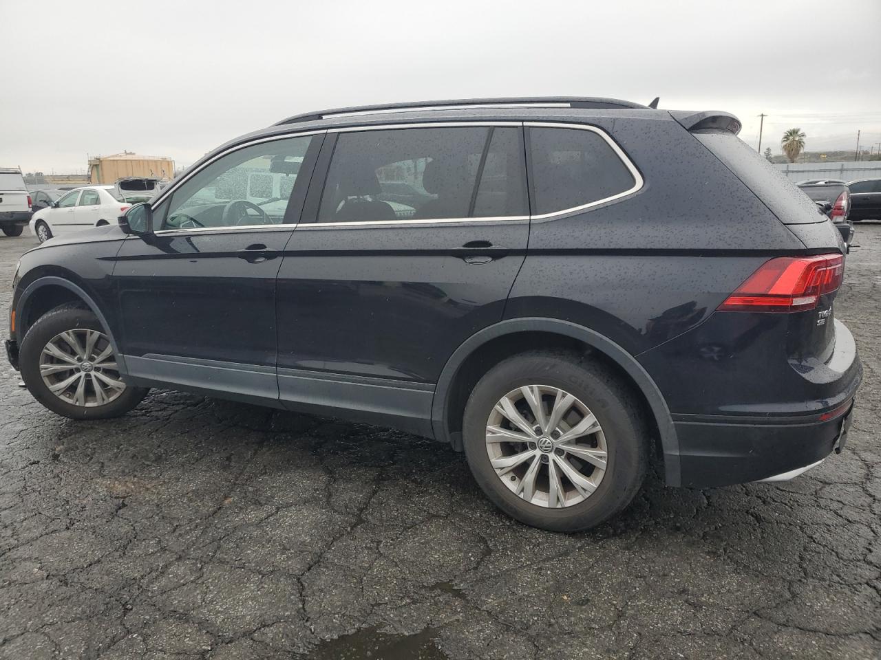 2019 Volkswagen Tiguan - Image 2