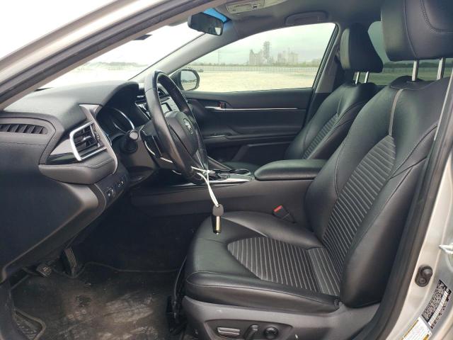  TOYOTA CAMRY 2018 Srebrny