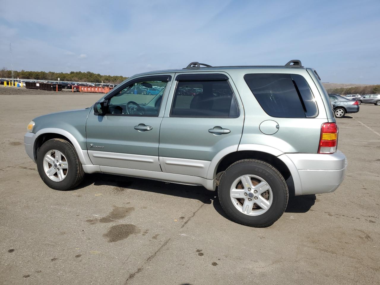 2006 Ford Escape - Image 2