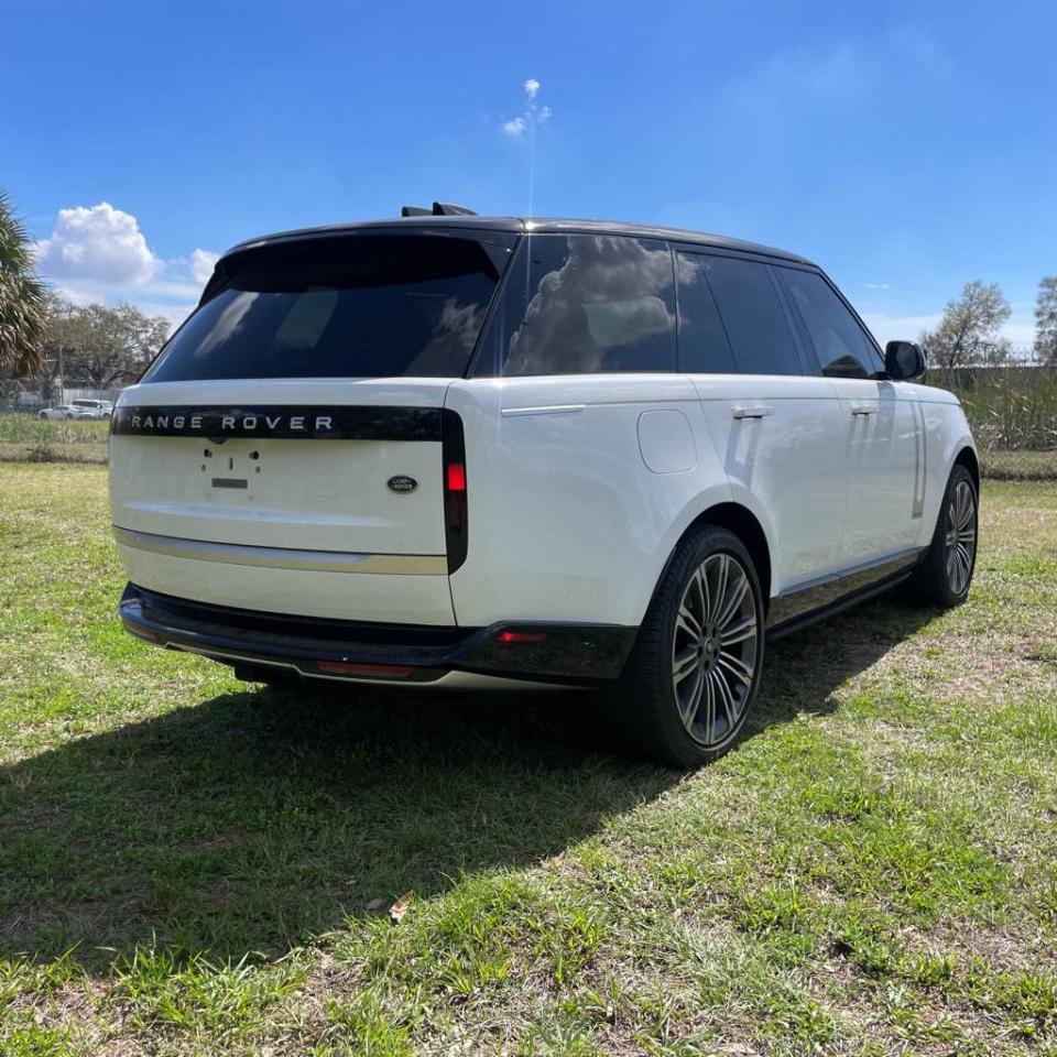 2023 Land Rover Range Rover - Image 17