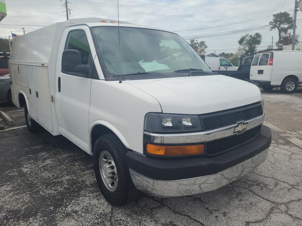 2006 Chevrolet Express - Image 1