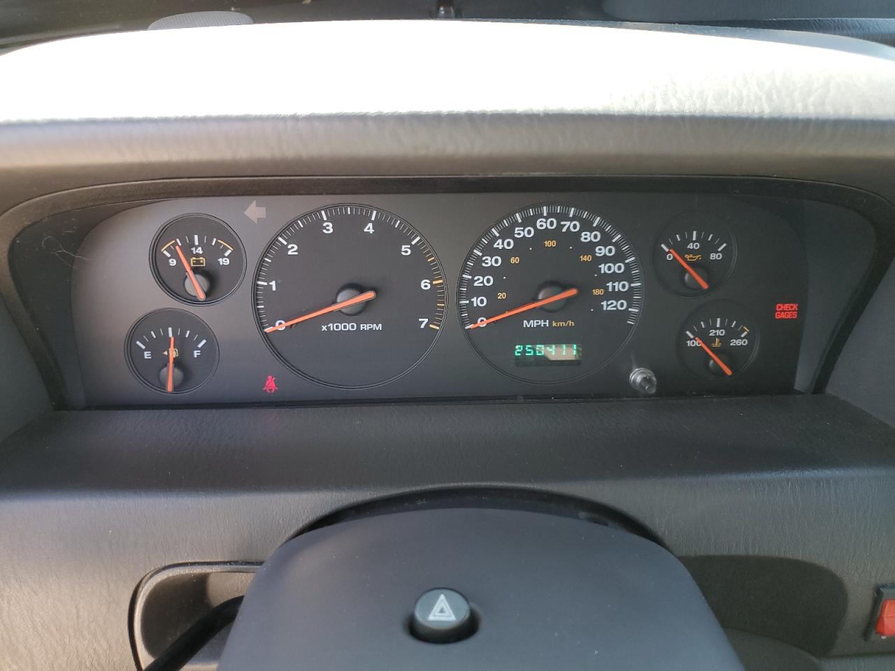 2000 Jeep Grand Cherokee - Image 9