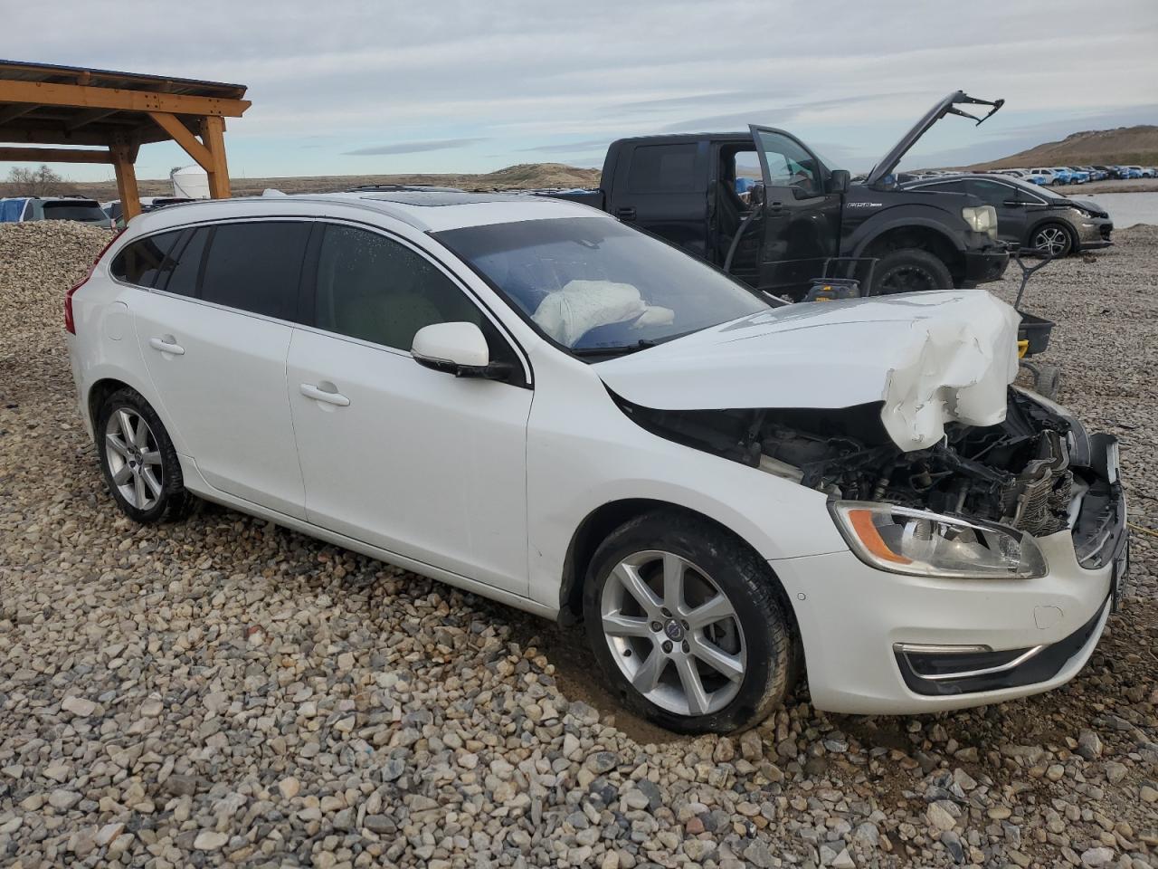 2016 Volvo V60 - Image 4