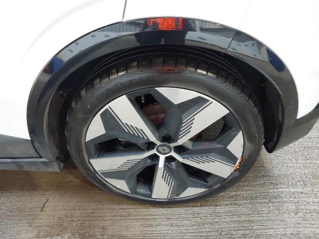 2024 RENAULT MEGANE TEC