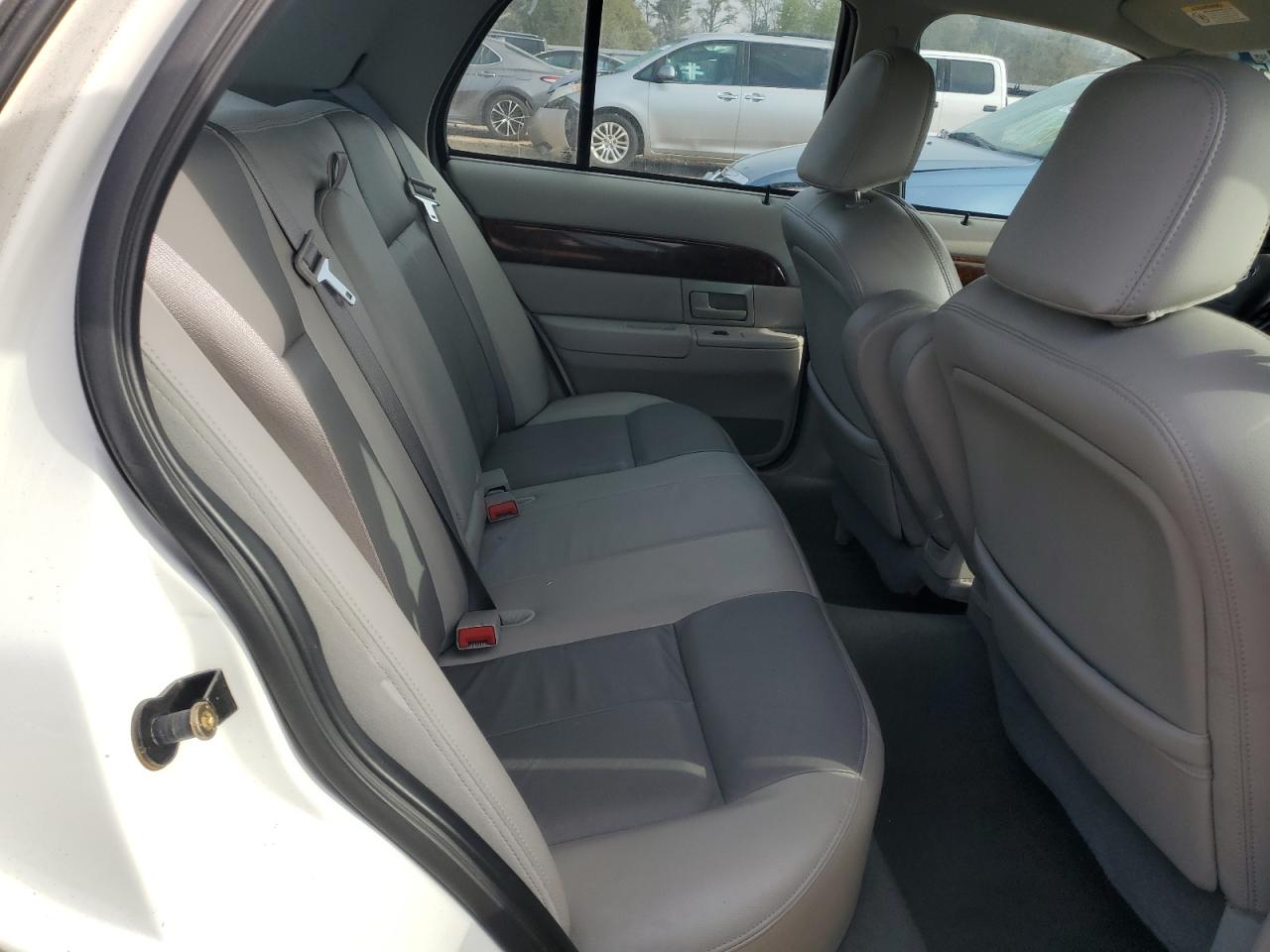 2004 Mercury Grand Marquis Gs VIN: 2MEFM74W54X647330 Lot: 50608945
