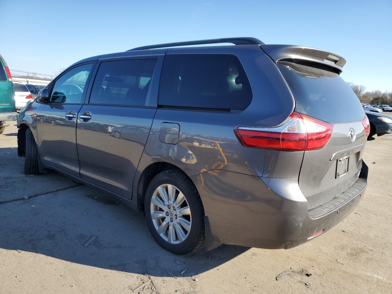 2017 Toyota Sienna - Image 2