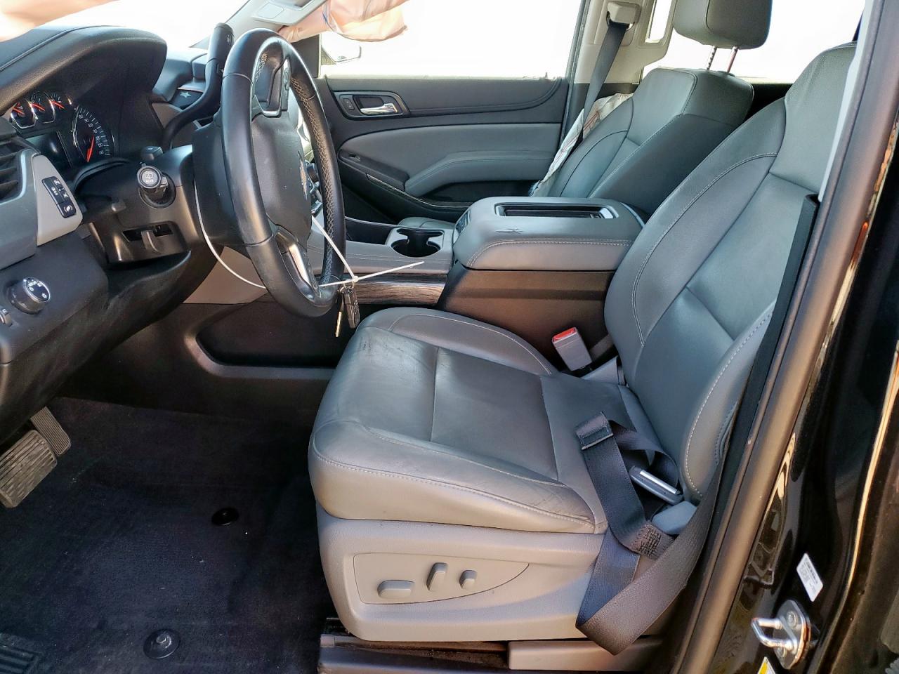 2019 Chevrolet Tahoe C1500 Lt VIN: 1GNSCBKC1KR103355 Lot: 48349735