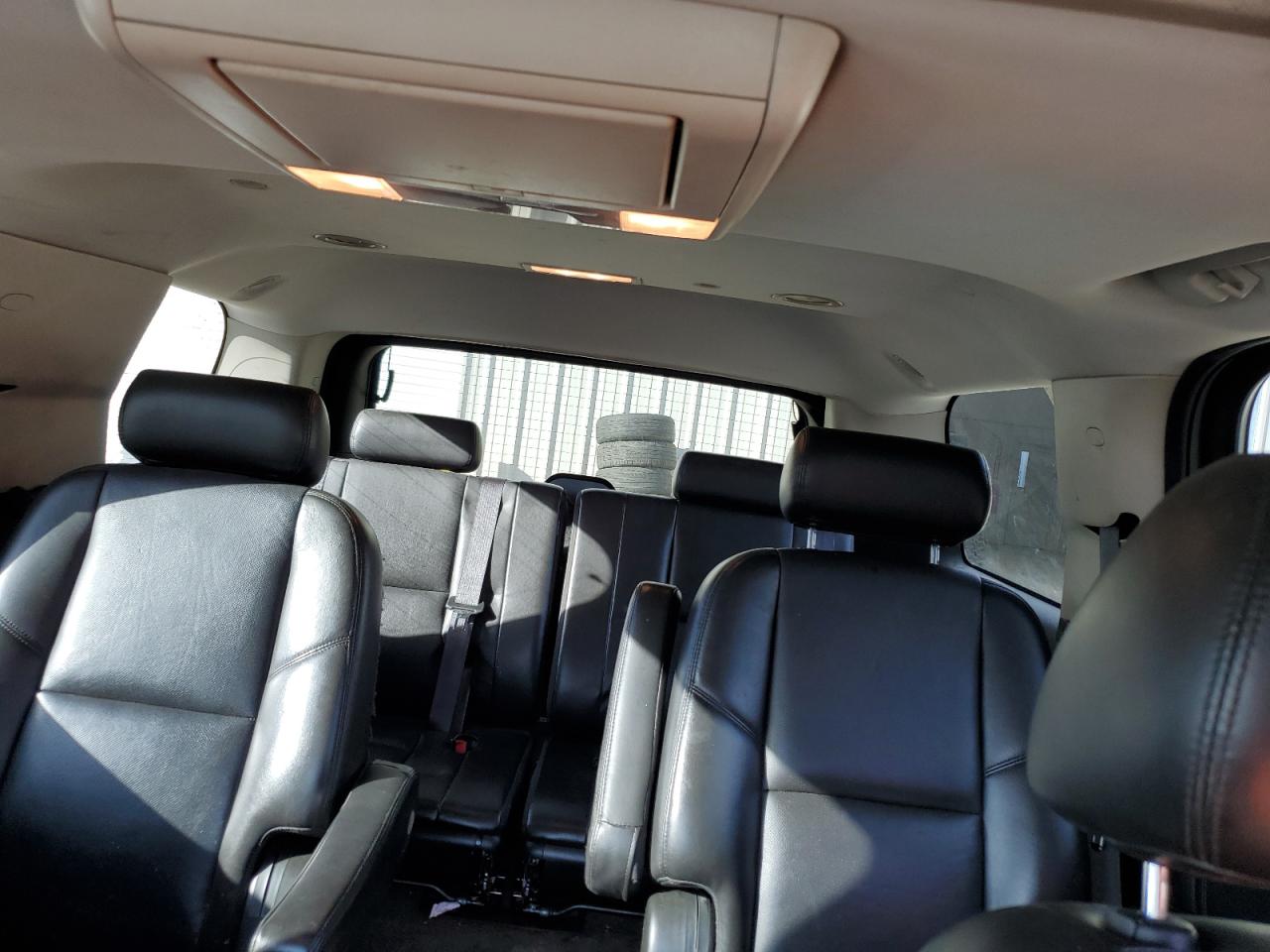 2010 GMC Yukon - Image 10