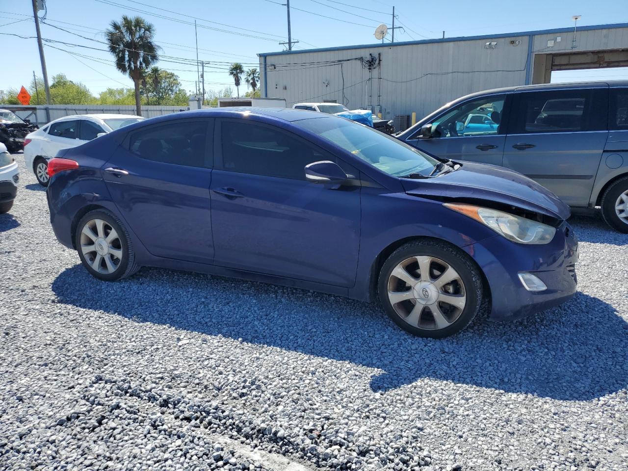 2013 Hyundai Elantra - Image 4
