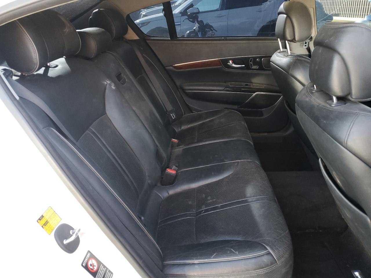 2015 Kia K900 - Image 10