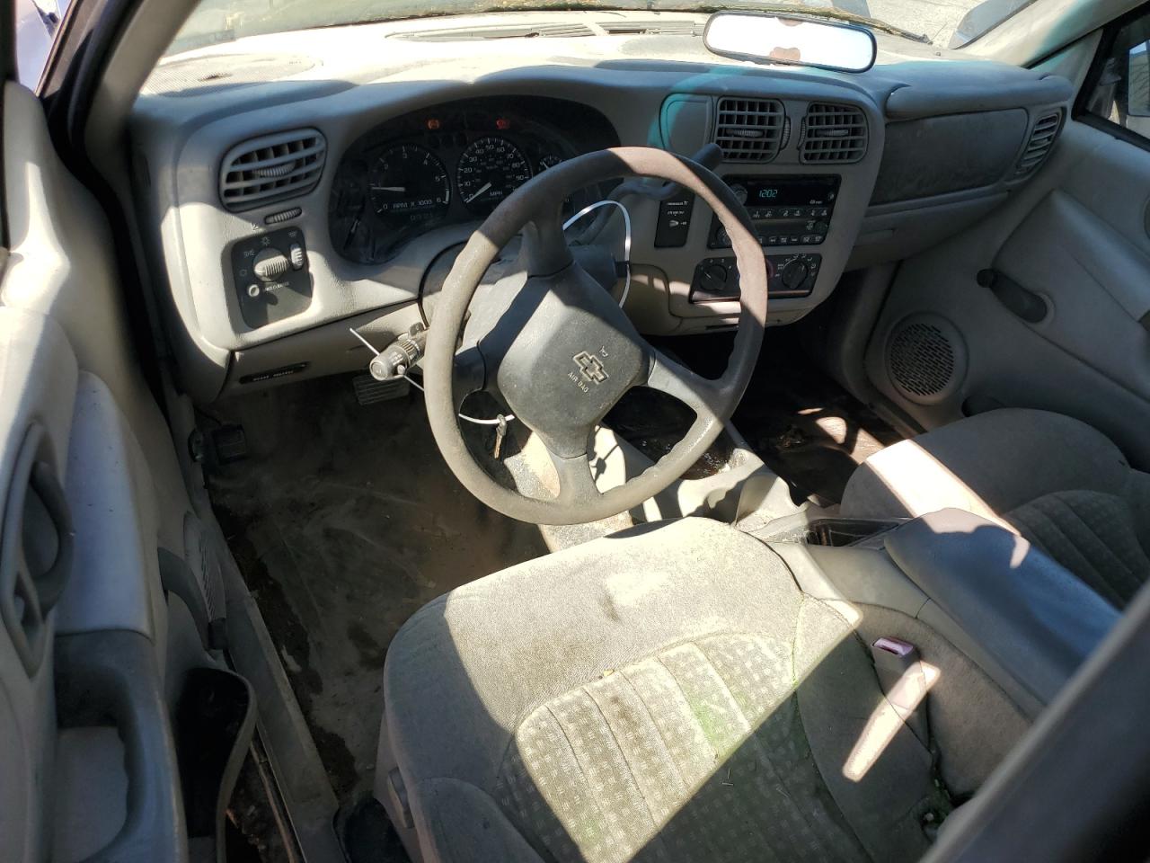 2002 Chevrolet S-10 Pickup - Image 8