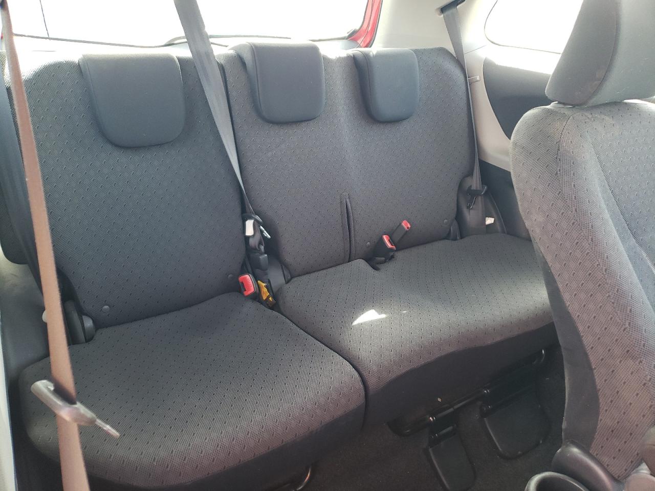 2010 Toyota Yaris - Image 10