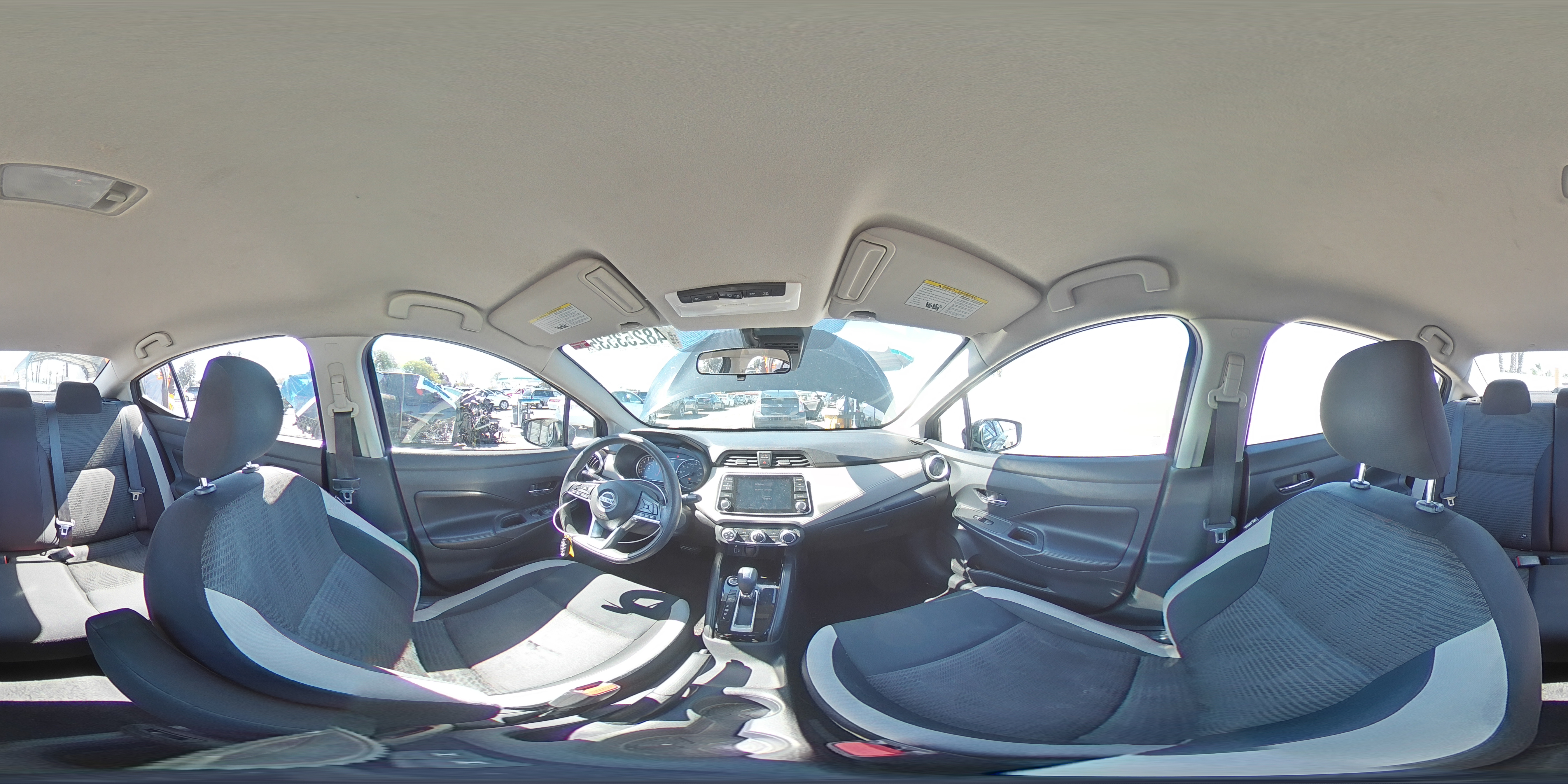 2020 Nissan Versa - Image 13