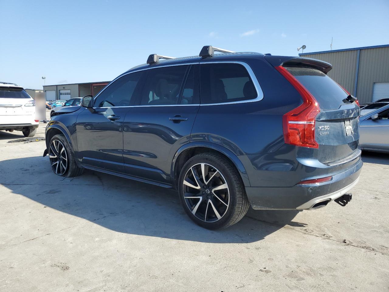 2021 Volvo XC90 - Image 2