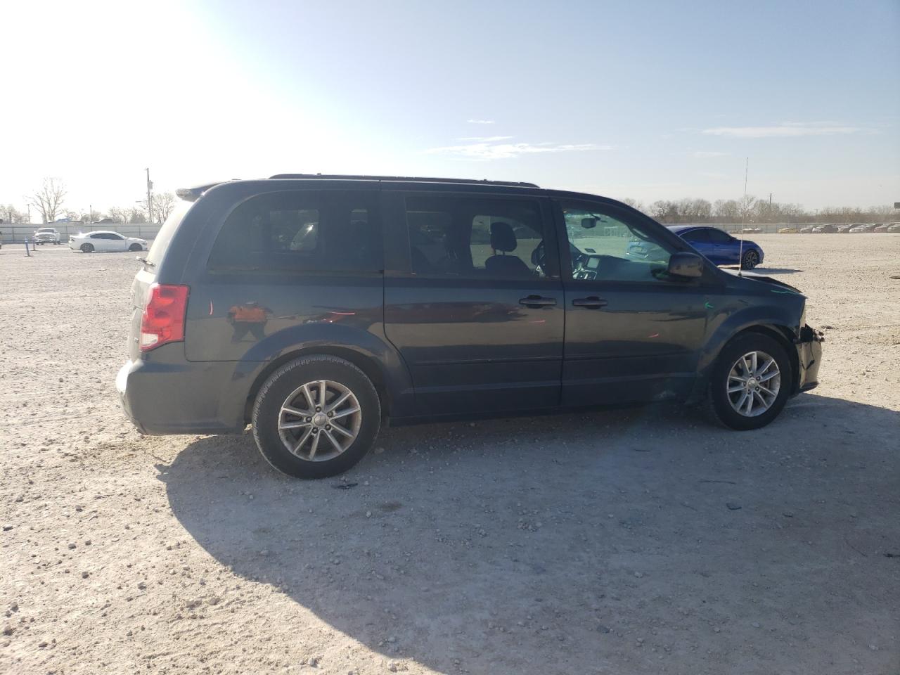 2014 Dodge Caravan - Image 3