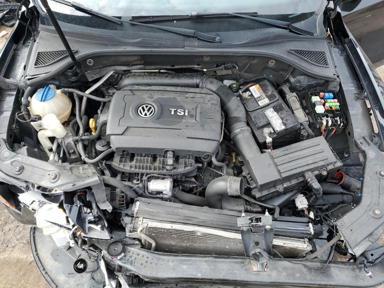 2015 Volkswagen Passat - Image 12