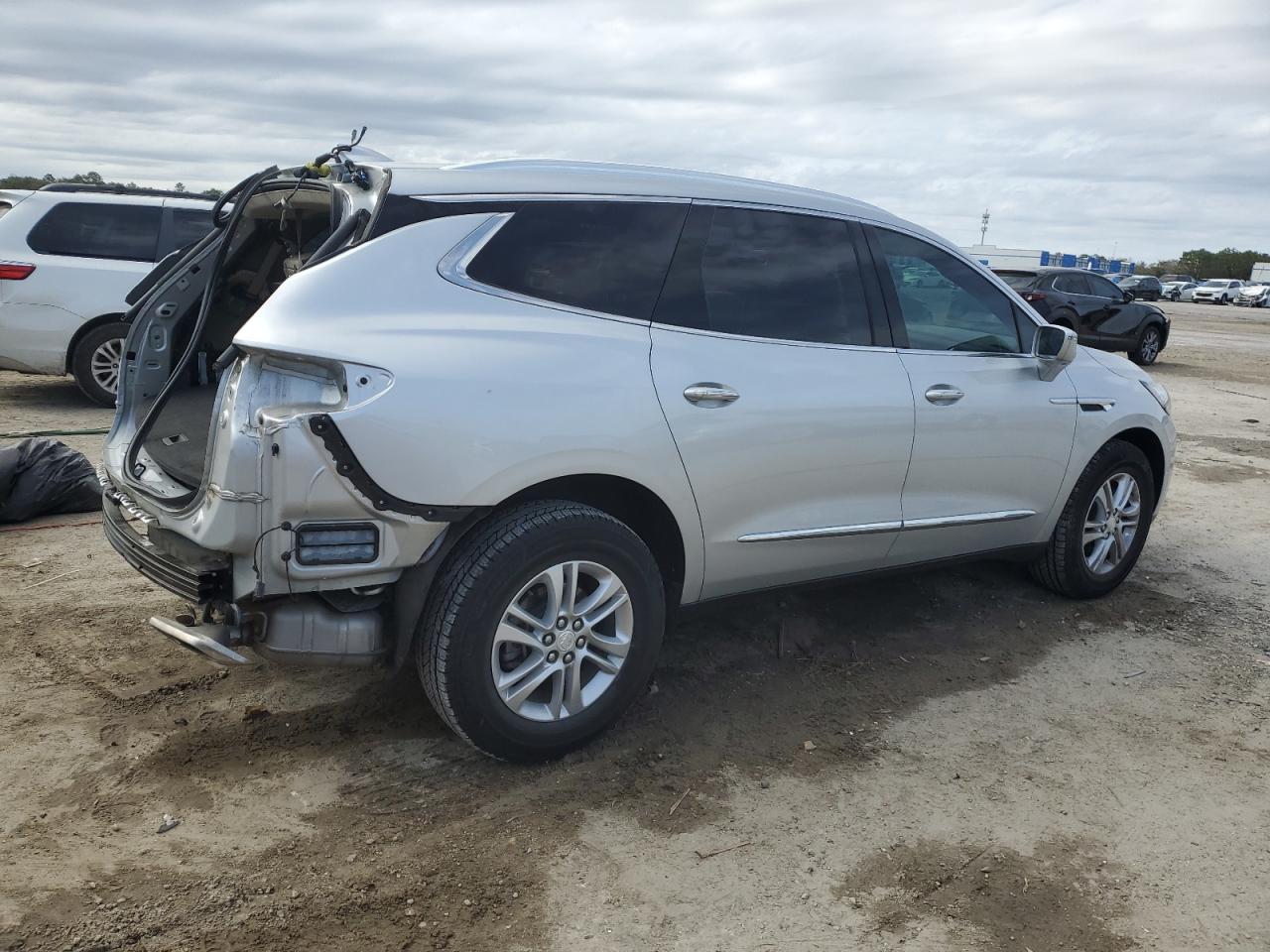 2018 Buick Enclave - Image 3