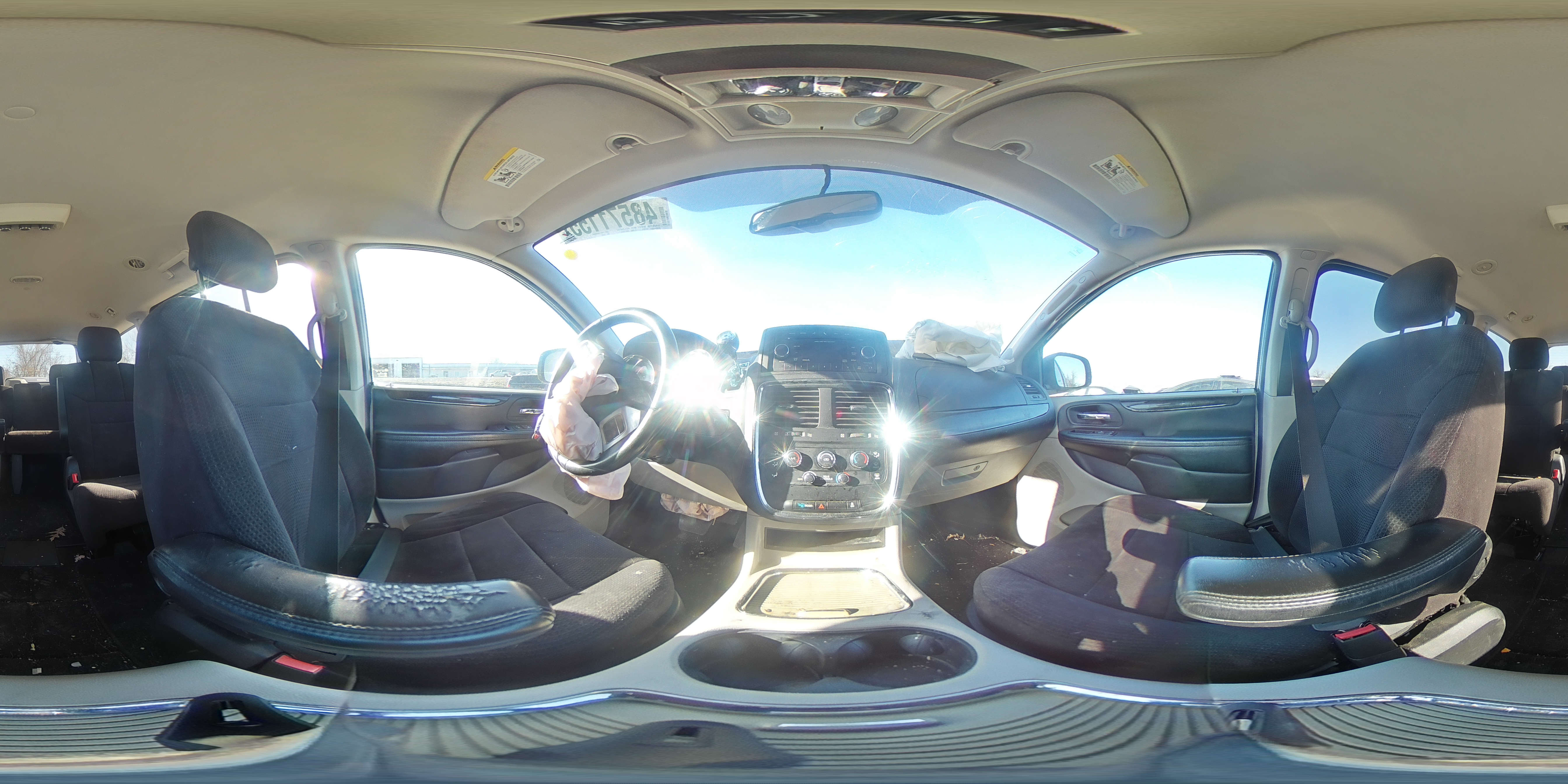 2014 Dodge Caravan - Image 13